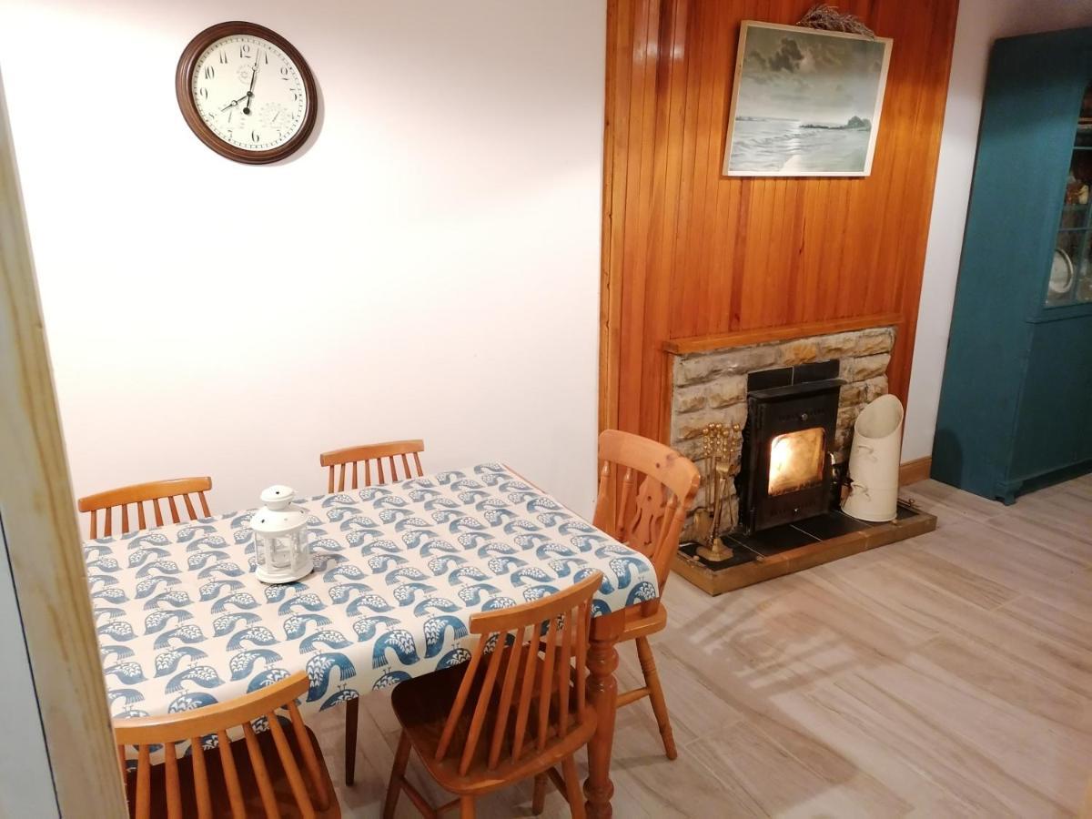 Ferguson'S Traditional Townhouse Dunkineely Kültér fotó